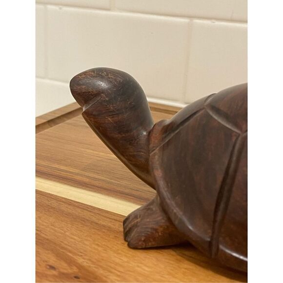 Hand carved Mahogany turtle - Picture 7 of 8